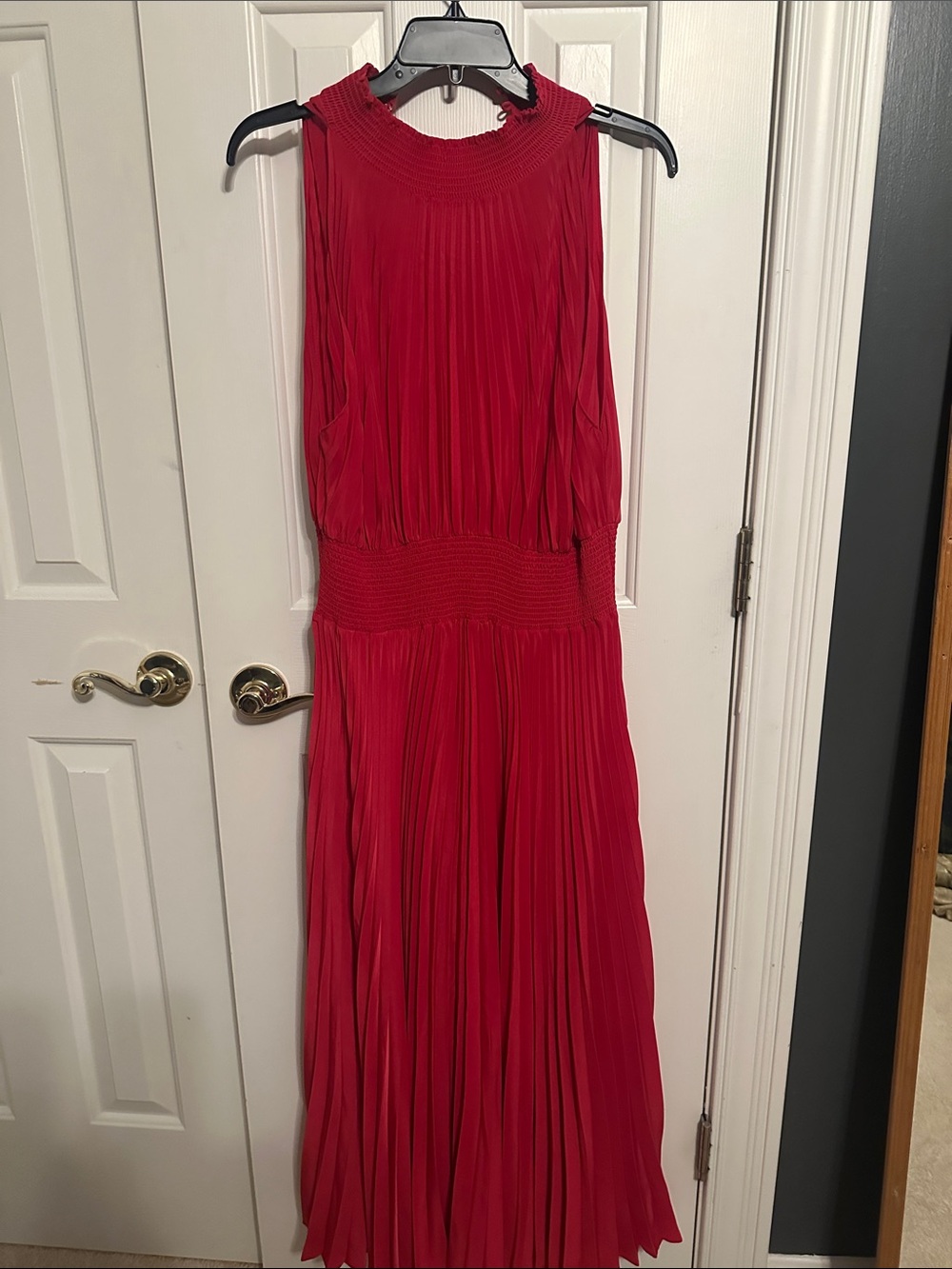 MARINA raspberry Sleeveless Pleated Midi Dress